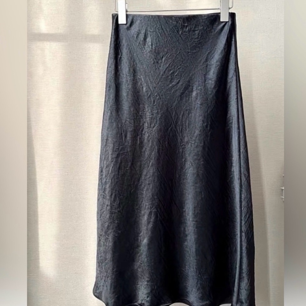 Aritzia Babaton Satin Slip Midi Skirt Size US 6 in Black